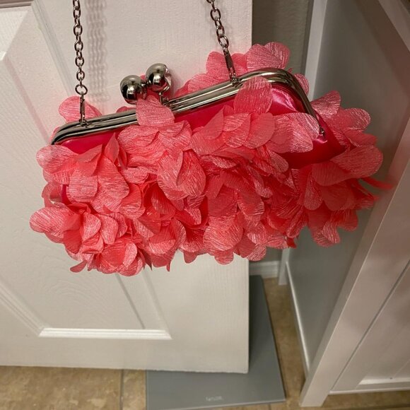 Neiman Marcus Floral Pink Petal Elegant Evening Purse - Picture 4 of 5